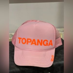 Brand new light pink and neon orange Topanga trucker hat 💓💓💓